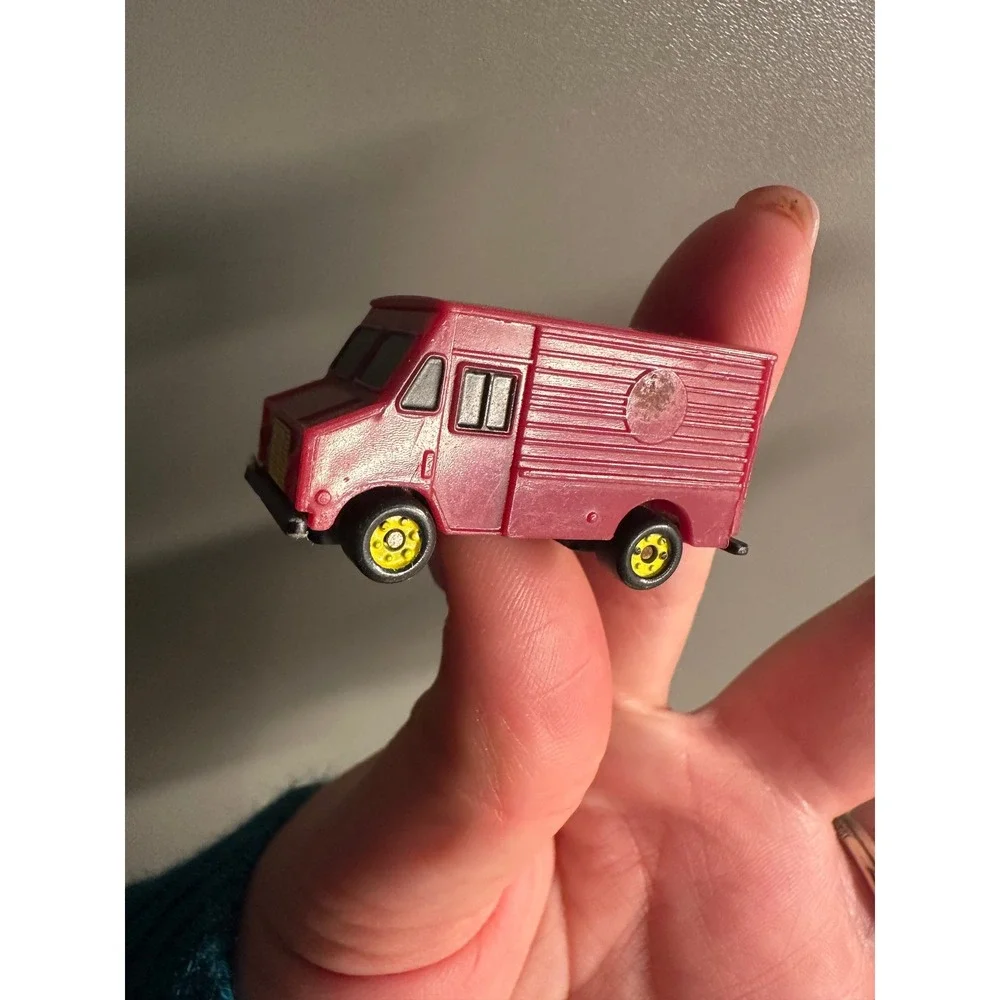 VINTAGE 1989 ERTL BATMAN JOKER VAN MINI‎ CAR MICRO